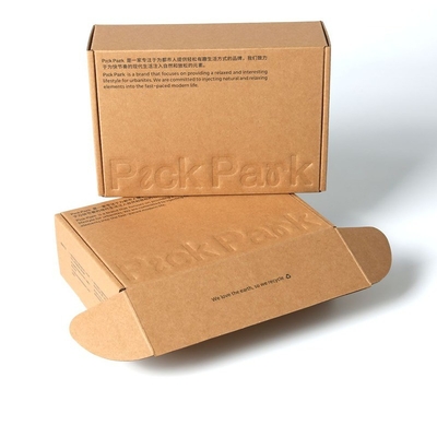 comprar CMYK Caixa de papel Kraft castanho Correios de vestuário Embalagens de envio Com texto em relevo online manufacture