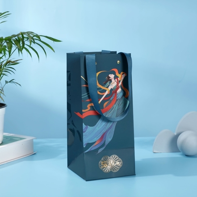 Logotipo personalizado Saco de papel de luxo com alça para presentear Roupas de chá Perfume
